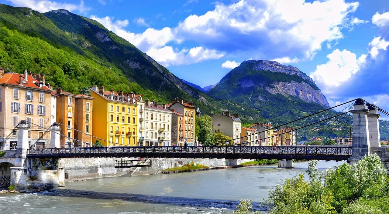 Vue du quartier des quais à Grenoble